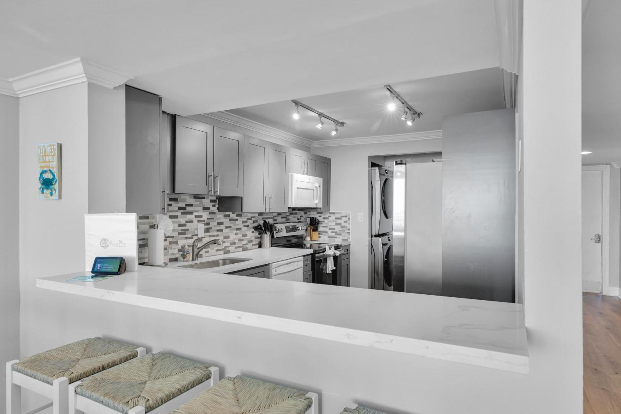 Ferienhaus St Thomas - Waterfront Penthouse Sleeps 16 W Pool & Boat Dock Key West