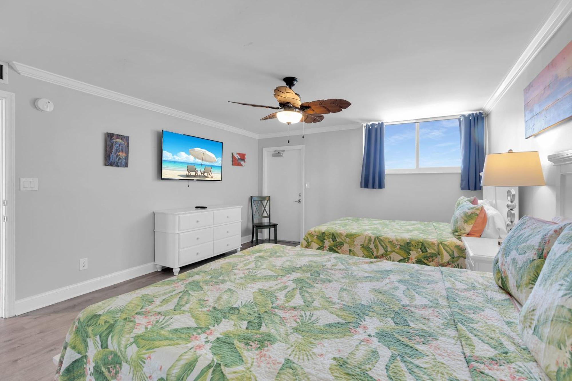 St Thomas - Waterfront Penthouse Sleeps 16 W Pool & Boat Dock Key West
