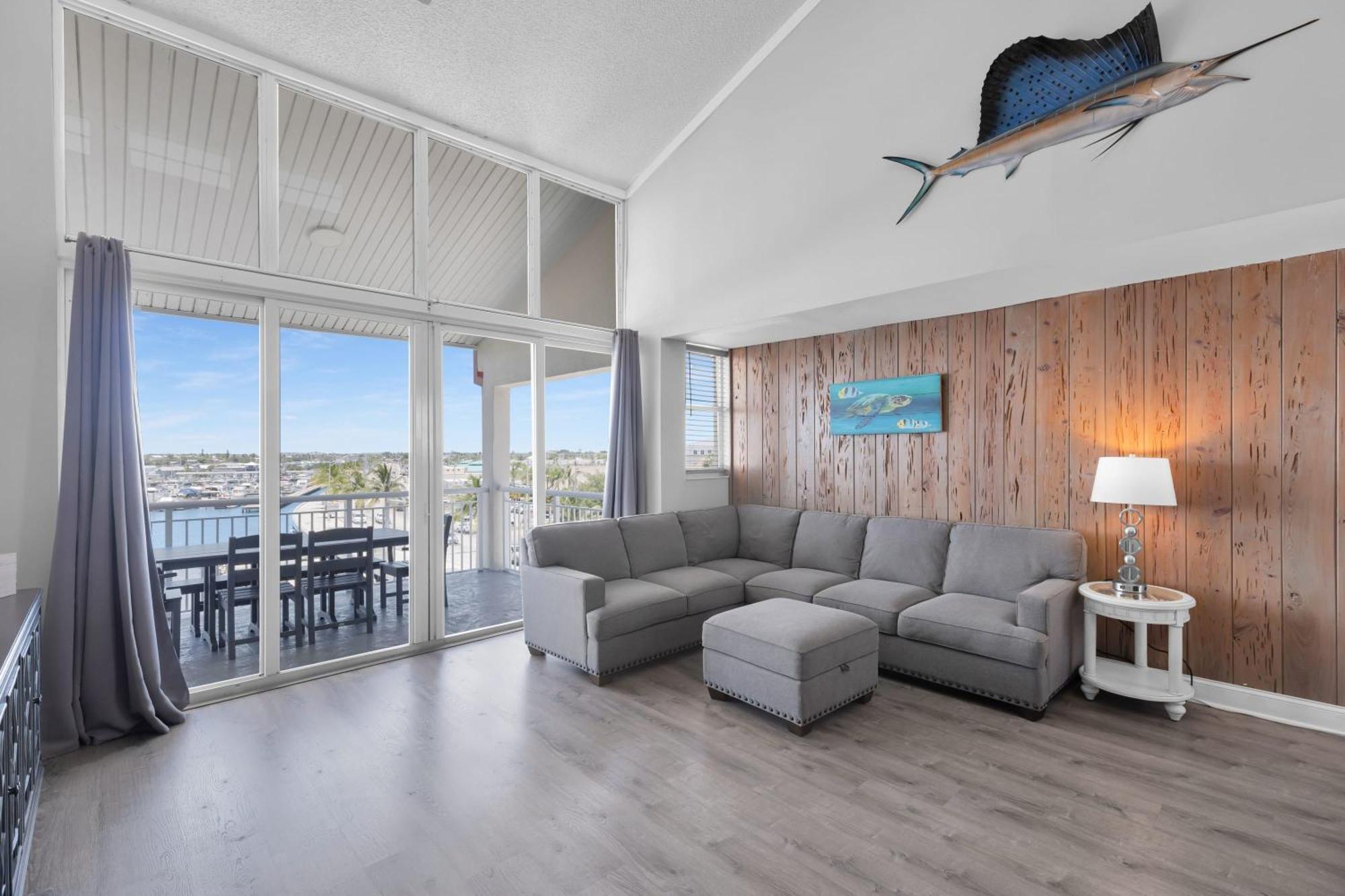 St Thomas - Waterfront Penthouse Sleeps 16 W Pool & Boat Dock Ferienhaus