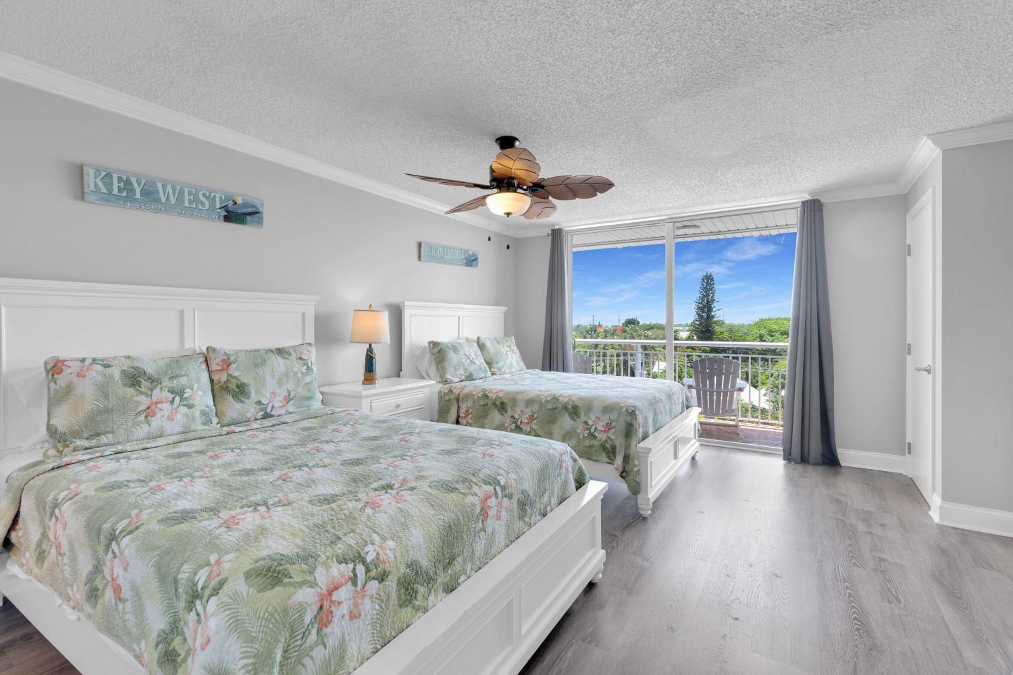 St Thomas - Waterfront Penthouse Sleeps 16 W Pool & Boat Dock