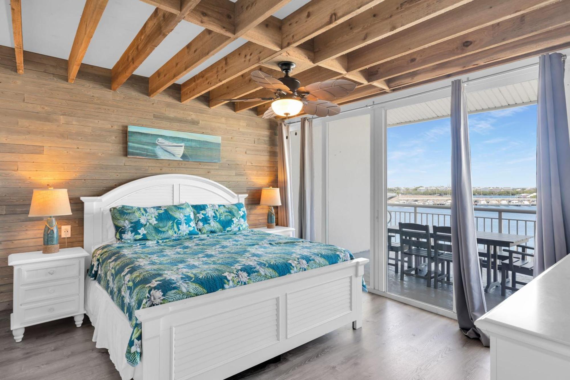 St Thomas - Waterfront Penthouse Sleeps 16 W Pool & Boat Dock *